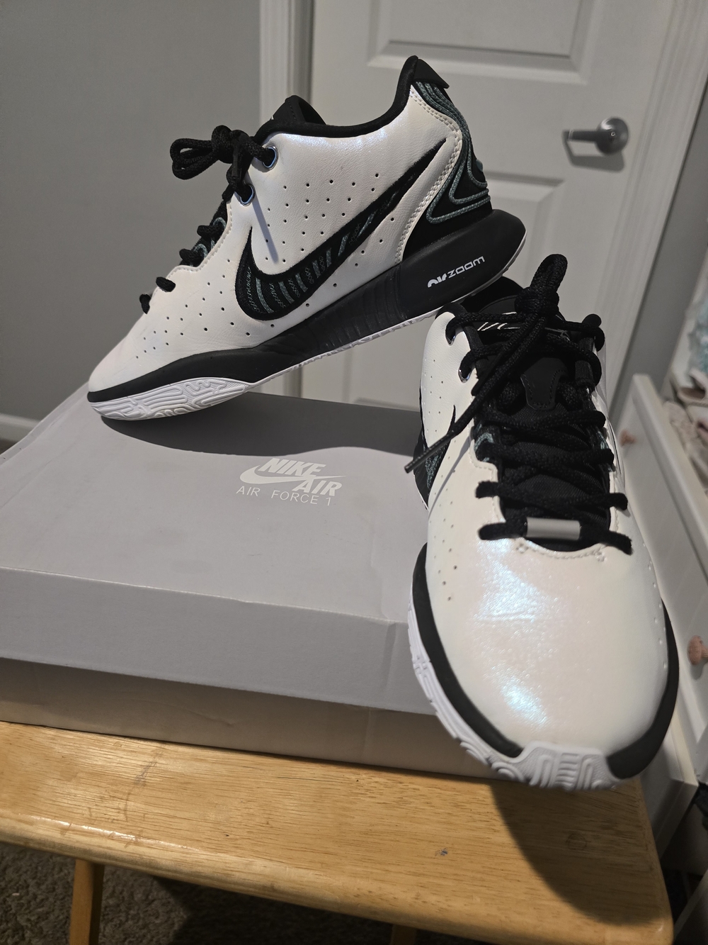 Nike LeBron XXI 21 Conchiolin White Bicoastal Photon Dust HF5841-100 Sz 6.5 Men